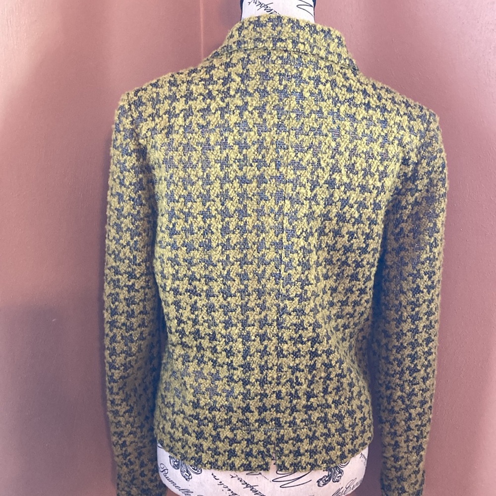 Bold Boucl Patterned Jacket With Covered Buttons - image 3